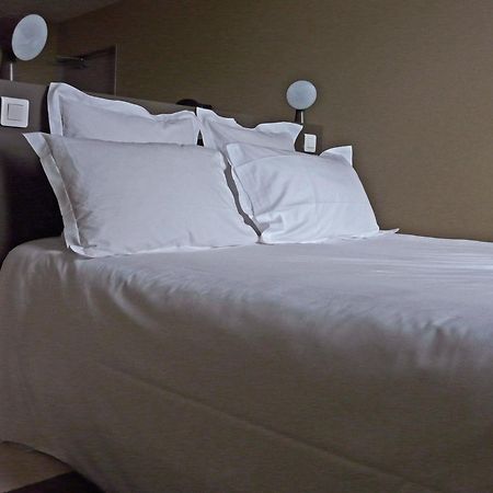 Hotel Courtille De Solutre Zewnętrze zdjęcie