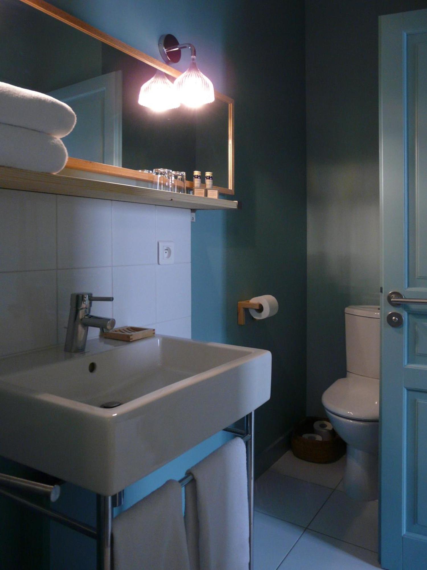 Hotel Courtille De Solutre Zewnętrze zdjęcie