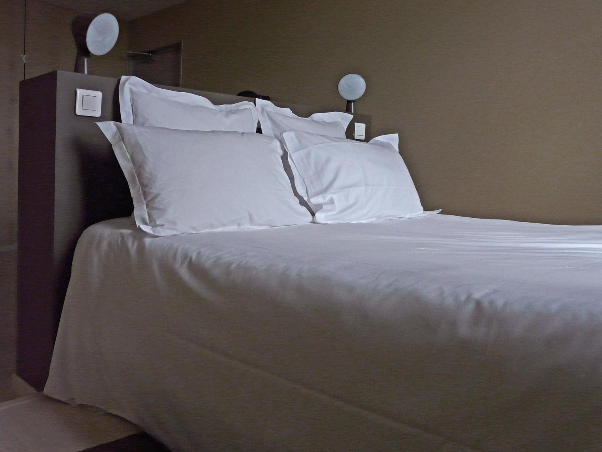 Hotel Courtille De Solutre Zewnętrze zdjęcie