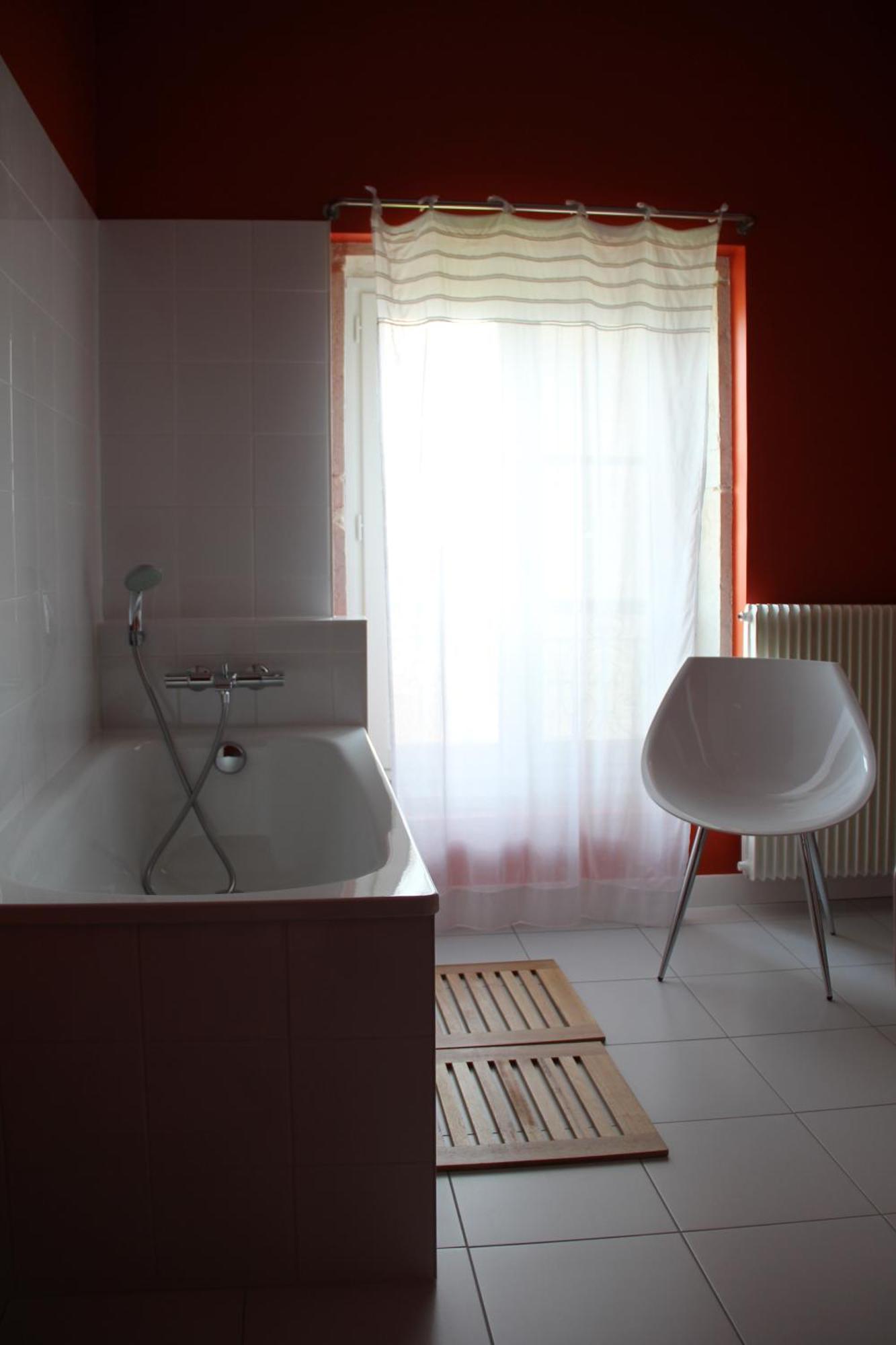 Hotel Courtille De Solutre Zewnętrze zdjęcie