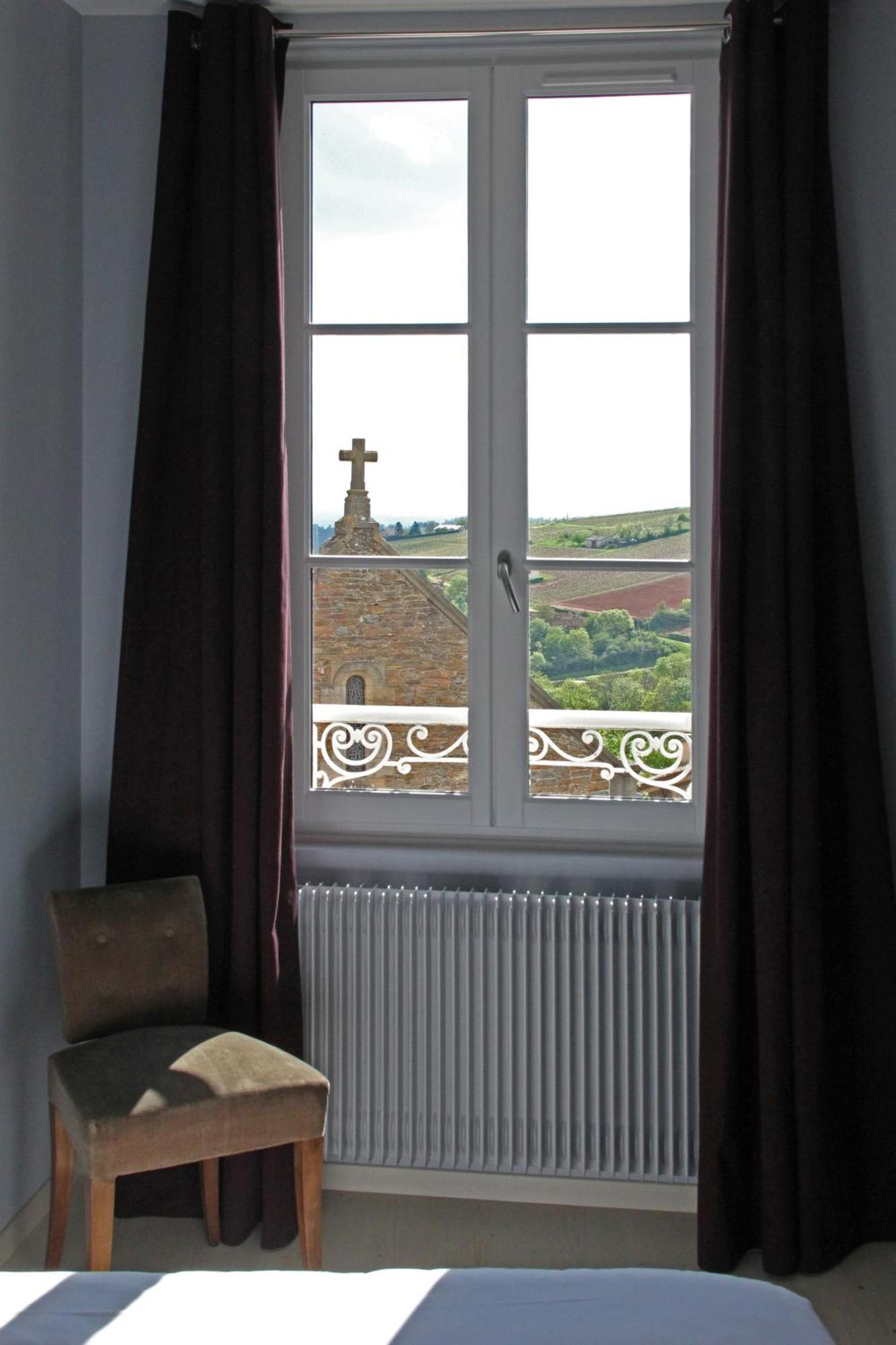 Hotel Courtille De Solutre Zewnętrze zdjęcie