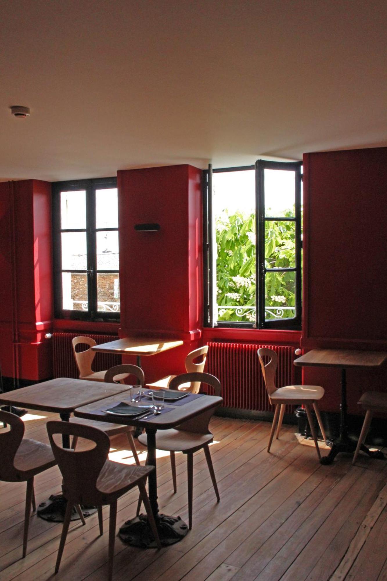 Hotel Courtille De Solutre Zewnętrze zdjęcie