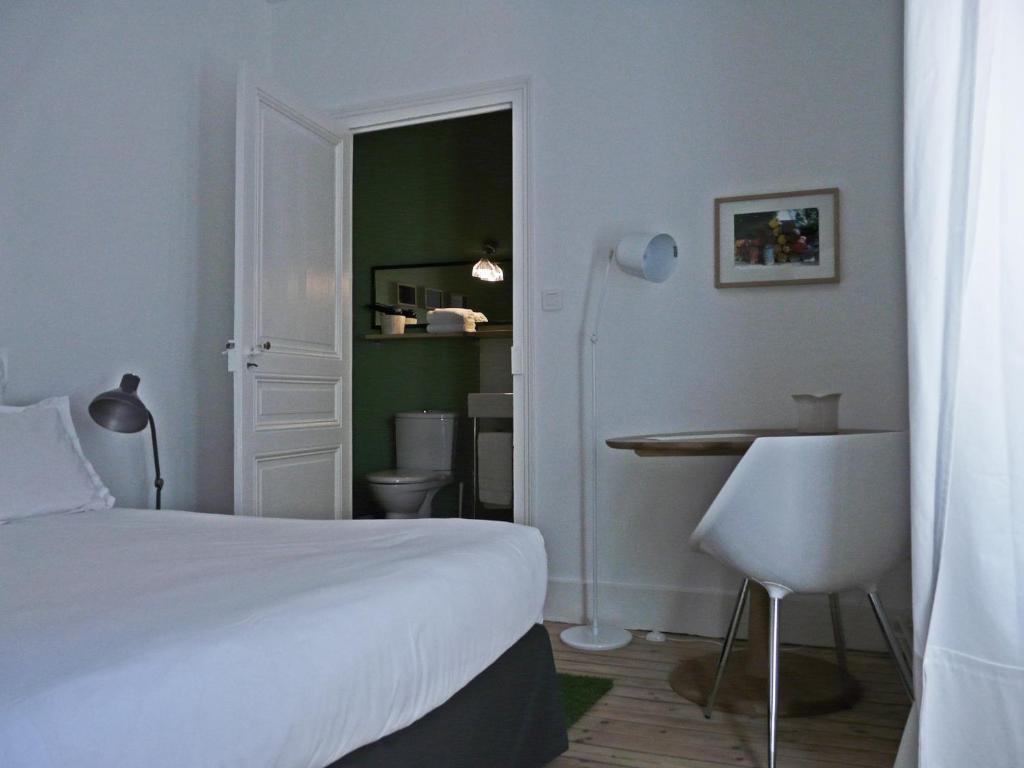 Hotel Courtille De Solutre Pokój zdjęcie